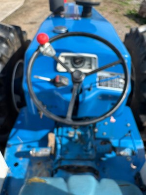 Lot 2 - VINTAGE FORD COUNTY 1164 TRACTOR